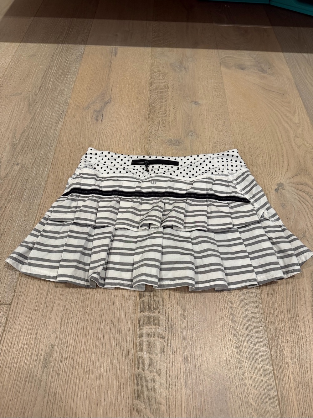Lululemon running skirt - Picture 2 of 2